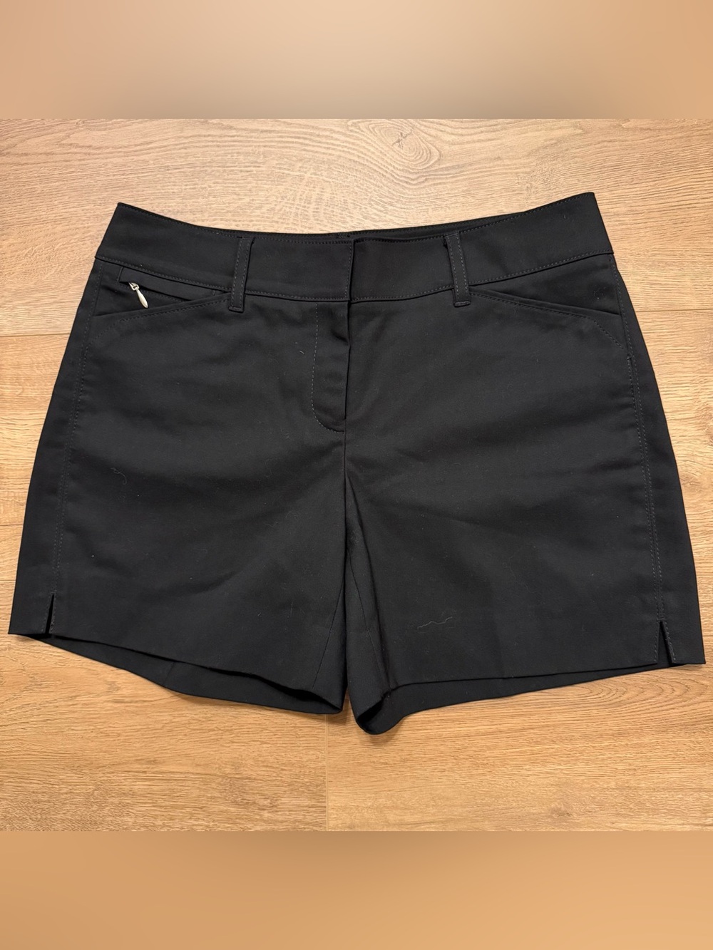 NWOT White House Black Market WHBM Women’s Black Tailored Chino Shorts, Sz. 2